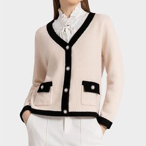 Elegant Cream and Black Women's Sweater NWT Medium